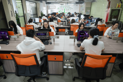 <b>构成覆、响应敏捷的办事收集</b>